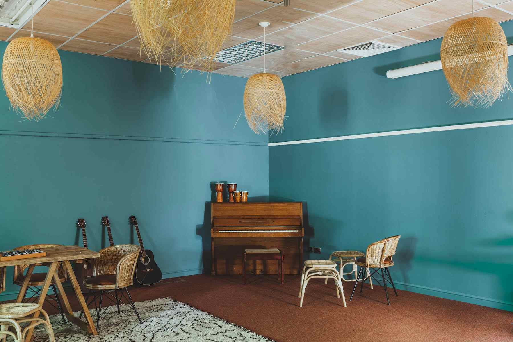 Music Room , Birch (Handle.Silk.Comet)